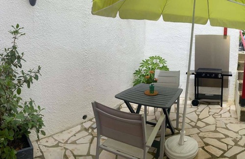 Bidart Apartment | Cozy T1 Bis in Bidart - 2 Guests, 900m from the Beach, Terrace & Spa, Quiet Area
