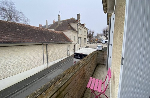 La Roche-Posay Apartment | *Cozy T2 in Central La Roche-Posay w/Wi-Fi, Balcony & Close to Thermes*