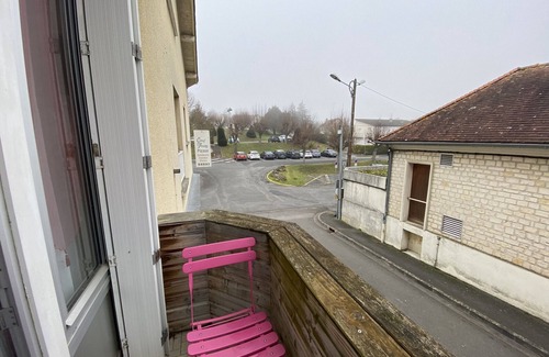 La Roche-Posay Apartment | *Cozy T2 in Central La Roche-Posay w/Wi-Fi, Balcony & Close to Thermes*
