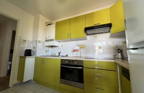 Cambo-les-Bains Apartment | Cozy T2 Near Center and Thermal Baths with Terrace, Parking, and Wi-Fi