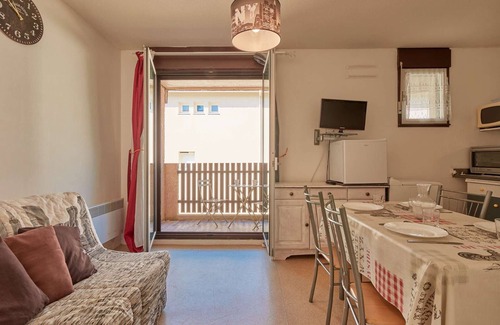 Barbotan-les-Thermes Apartment | Cozy T2 with balcony, parking and Wi-Fi in Barbotan