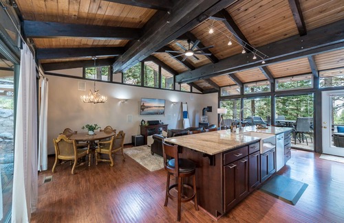 Sunnyside House | Cozy Tahoe Cabin, Perfect Location