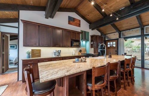 Sunnyside House | Cozy Tahoe Cabin, Perfect Location