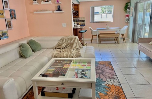Greater Northdale House | Cozy Tampa Home with Large Heated Pool