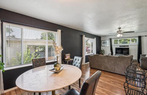 Temple House | Cozy Temple Home - Fenced Yard & Wi-Fi home