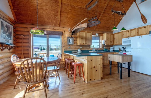 Victor Cabin | Cozy Teton Cabin