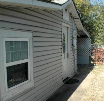 Sherman House | Cozy Texoma Guesthouse