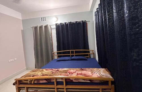 Siliguri Apartment | Cozy Third-Floor Room w Balcony