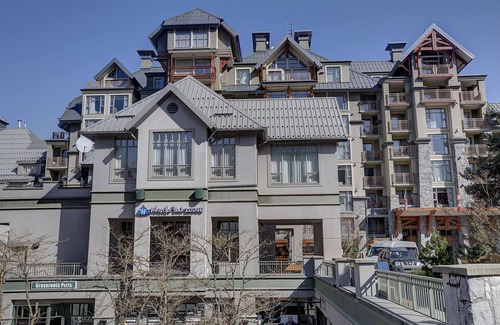 Whistler Village Apartment | Cozy third-floor studio with elevator, nearby golf, & fireplace - walk to lifts
