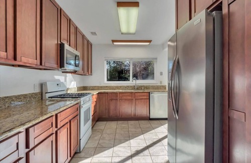 Danville House | Cozy Three Bedroom Home on Cameo Acres