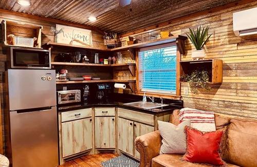 Ringold Cabin | Cozy tiny cabin, kitchenette, private pond for fishing, near lake