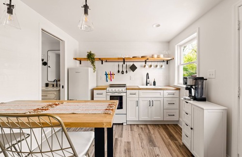 Greensboro House | Cozy tiny home in the heart of Greensboro, North Carolina.