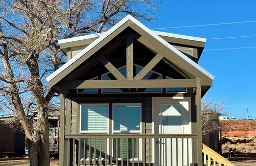 Page Cabin | Cozy Tiny Home King Room #20B
