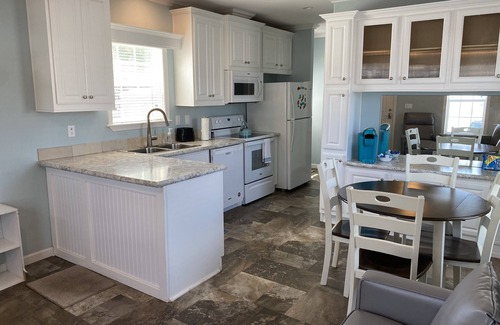 Mill Run Cottage | Cozy Tiny Home Near Disney World & Orlando Parks!