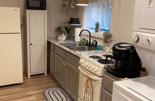 Printer Cabin | Cozy Tiny Home Quiet 1/1 Close to Riding Trails