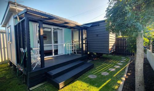 New Plymouth House | Cozy Tiny House Near The Beach