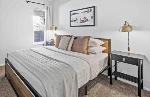 Kimball Junction Apartment | Cozy Top Floor Condo with Mountain Views