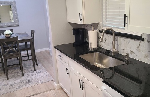 Oklahoma City Condo | Cozy Totally Remodeled 1-bedroom Condo En with WiFi, AC in NW Oklahoma Cityn