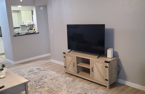Oklahoma City Condo | Cozy Totally Remodeled 1-bedroom Condo En with WiFi, AC in NW Oklahoma Cityn