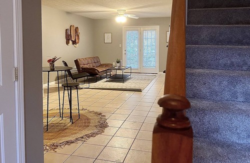 Radcliff House | Cozy Townhome 10 minutes from Fort Knox!