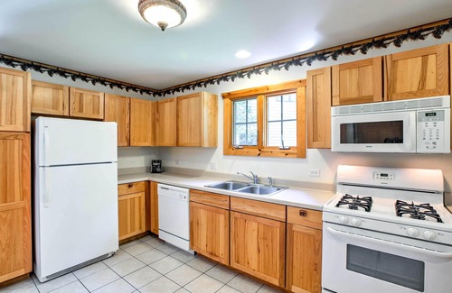 Utica House | Cozy Townhome By Starved Rock State Park