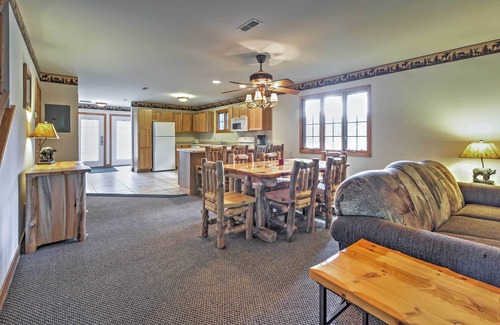 Utica Villa | Cozy Townhome, Half Mi to Starved Rock State Park!