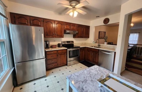 Montgomery Village House | Cozy Townhome