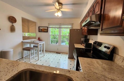 Montgomery Village House | Cozy Townhome