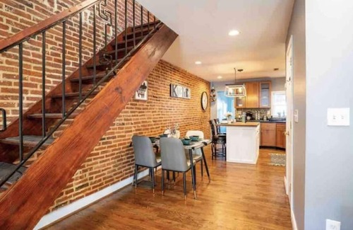 Downtown Baltimore House | Cozy Townhouse Downtown w/Game Room & Rooftop Deck