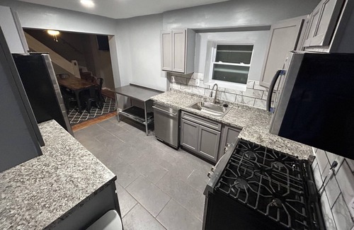 Hampden House | Cozy townhouse in Hampden