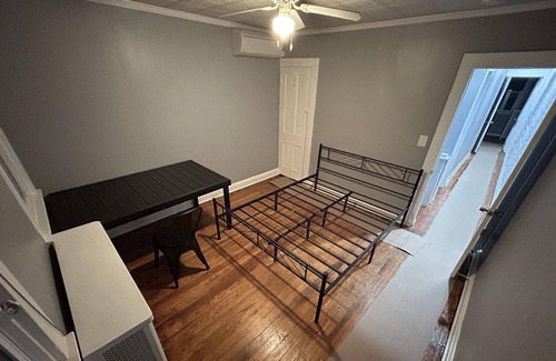 Hampden House | Cozy townhouse in Hampden