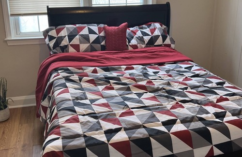 Towson House | Cozy Townhouse in Townson