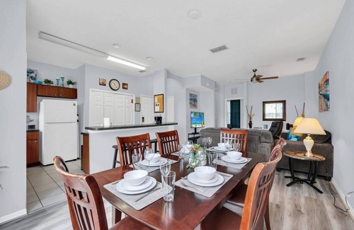 Kissimmee House | Cozy Townhouse Minutes from Disney World