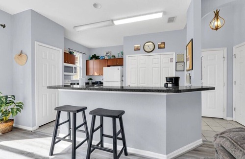 Kissimmee House | Cozy Townhouse Minutes from Disney World