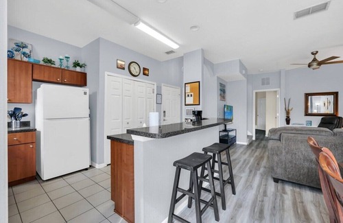 Kissimmee House | Cozy Townhouse Minutes from Disney World