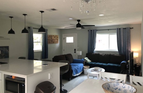 Spring Hill House | Cozy ,Tranquil 3-bedroom in Spring Hill with WiFi, AC ; home away from home.