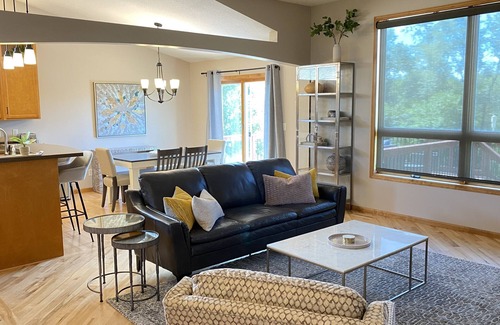 Rochester House | Cozy tranquility 6mi from Mayo 4bed/3bath