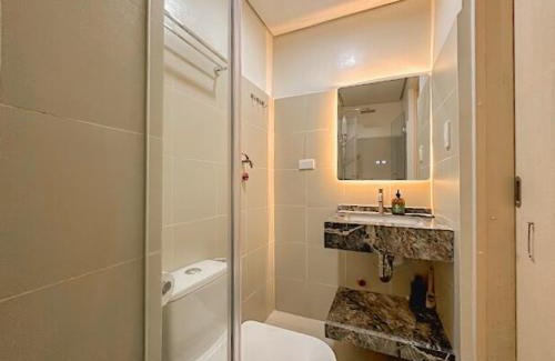 Legazpi Village Apartment | Cozy Twin Suite with Balcony in Makati Free WiFi