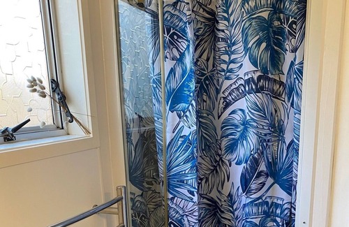 Piha House | Cozy Two Bed Beachfront Bach at North Piha