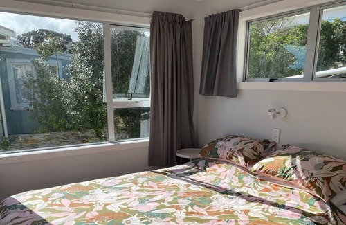 Piha House | Cozy Two Bed Beachfront Bach at North Piha