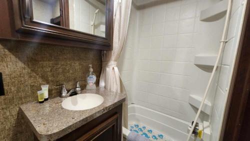 River Ranch Other | Cozy two bedroom and two full bath with golf cart