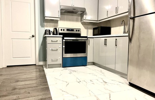 Brampton House | Cozy two bedroom apartment close to Downtown