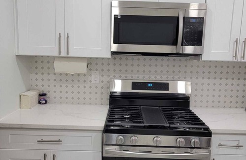 Canarsie Apartment | Cozy two bedroom apartment in Brooklyn, New York.
