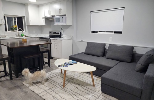 Fleetwood House | Cozy two bedroom appartment near skytrain station