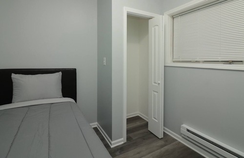 Calumet City Apartment | Cozy Two Bedroom Condo