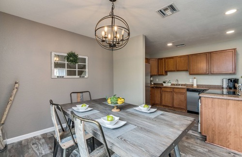 Tucson House | Cozy, Unique, Clean Condo walking distance from Sabino Canyon Tours!