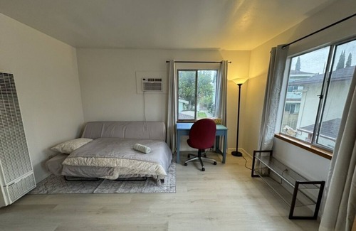 Monterey Park House | Cozy unit with convenient access to Downtown LA, & central to San Gabriel Valley
