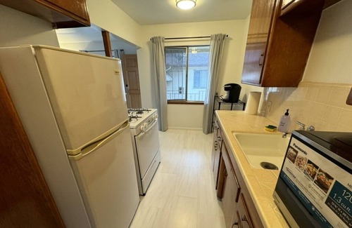 Monterey Park House | Cozy unit with convenient access to Downtown LA, & central to San Gabriel Valley