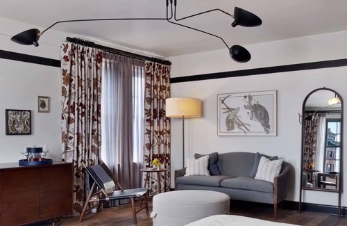 Mount Vernon Hotel | Cozy Up in Baltimore: Artistic Boutique Hotel with Karaoke Rooms & Valet Parking