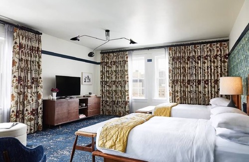 Mount Vernon Hotel | Cozy Up in Baltimore: Artistic Boutique Hotel with Karaoke Rooms & Valet Parking